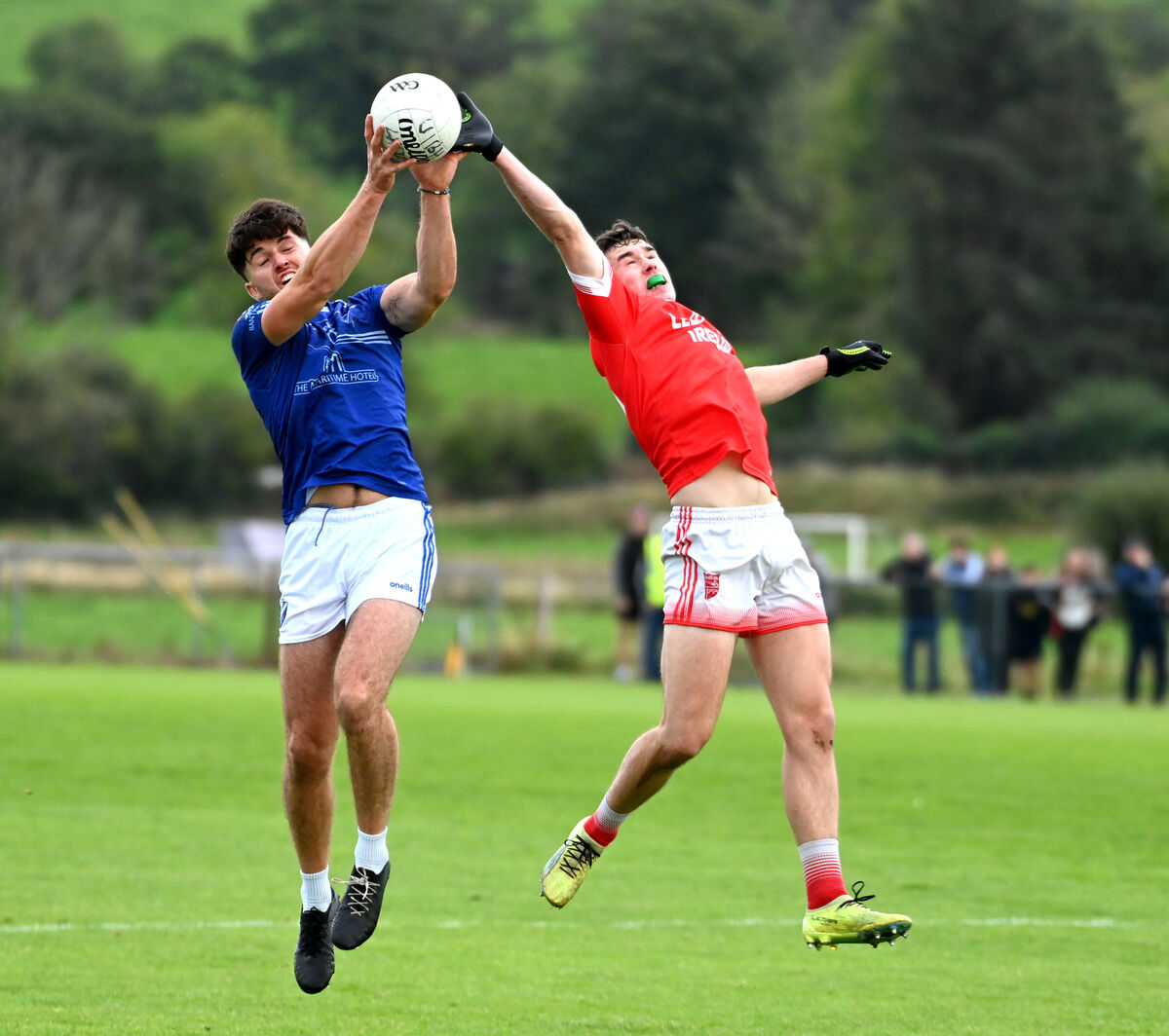Bantry Blues' Shane Keevers and Uibh Laoire's Aaron O'Donovan go high for the ball. Picture: Eddie O'Hare