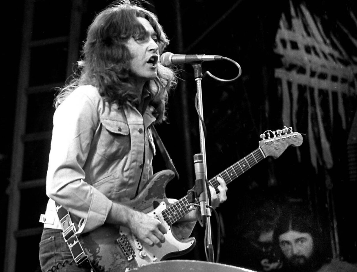 Rory Gallagher performing at the Macroom Mountain Dew festival.
Rory Gallagher performing at the Macroom Mountain Dew festival.