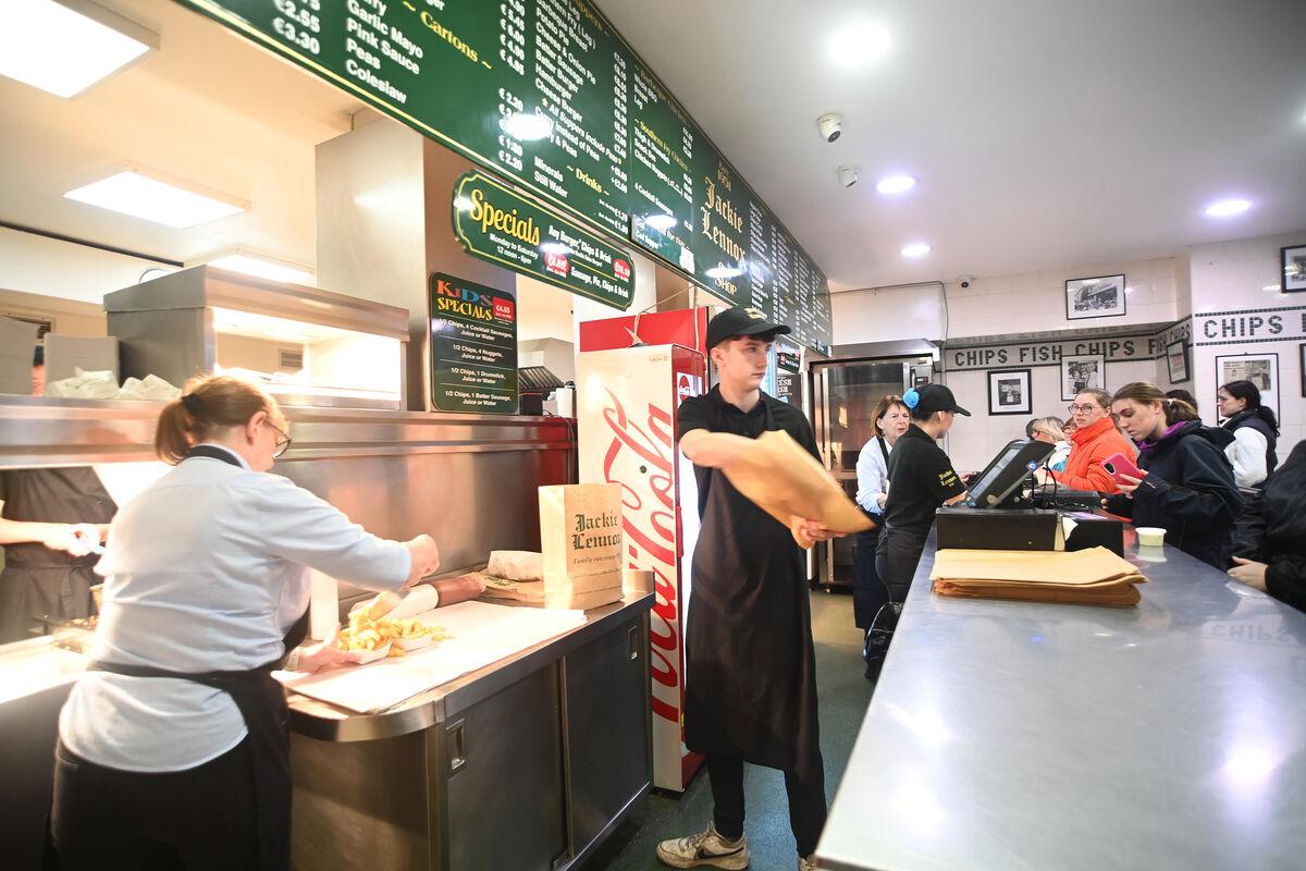 Last day of business at Jackie Lennox chip shop on Bandon Road, Cork City last Sunday. Pic Larry Cummins Last day of business at Jackie Lennox chip shop on Bandon Road, Cork City last Sunday. Pic Larry Cummins