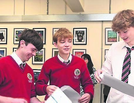 Pupils collecting their Junior Certificate results at Le Chéile Secondary School, Ballincollig, last week. They were the first year to complete the examination at the school. Picture: Larry Cummins
Pupils collecting their Junior Certificate results at Le Chéile Secondary School, Ballincollig, last week. They were the first year to complete the examination at the school. Picture: Larry Cummins