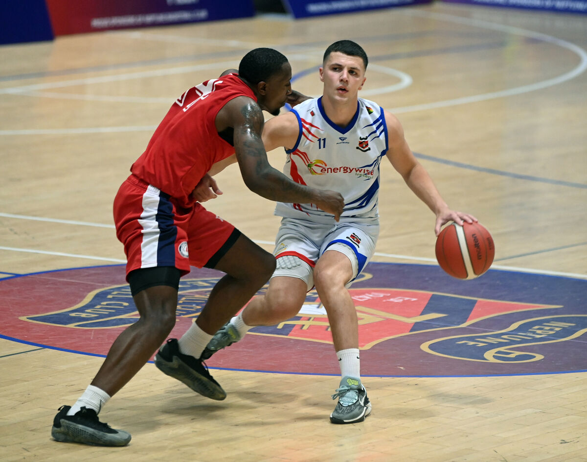 Energywise Ireland Neptune's Conor O'Sullivan holds off Templeogue's Tavias Fagan. Picture: Eddie O'Hare Energywise Ireland Neptune's Conor O'Sullivan holds off Templeogue's Tavias Fagan. Picture: Eddie O'Hare