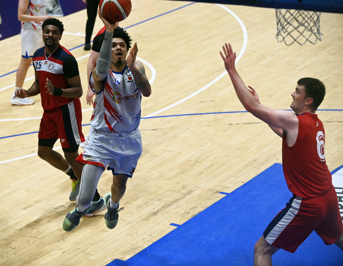 Energywise Ireland Neptune's Ar'mond David lays up a basket from Templeogue's Callum McGrail. Picture: Eddie O'Hare Energywise Ireland Neptune's Ar'mond David lays up a basket from Templeogue's Callum McGrail. Picture: Eddie O'Hare