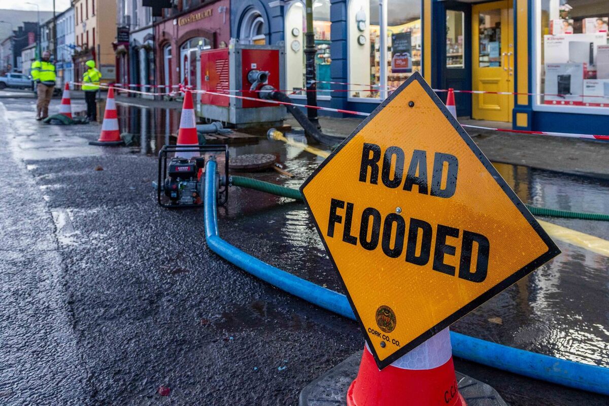 Cork County Council and Bantry Fire Brigade were pumping water away from Wolfe Tone Square this morning in Bantry. Picture: Andy Gibson.