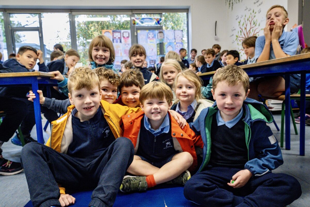 Oscar from Senior Infants together with Oscar and Ben from Junior Infants and their classmates from St. Michael’s in Blackrock pictured waiting excitedly for the arrival of The Lord Mayor of Cork Cllr Dan Boyle to the school. Picture Chani Anderson Oscar from Senior Infants together with Oscar and Ben from Junior Infants and their classmates from St. Michael’s in Blackrock pictured waiting excitedly for the arrival of The Lord Mayor of Cork Cllr Dan Boyle to the school. Picture Chani Anderson