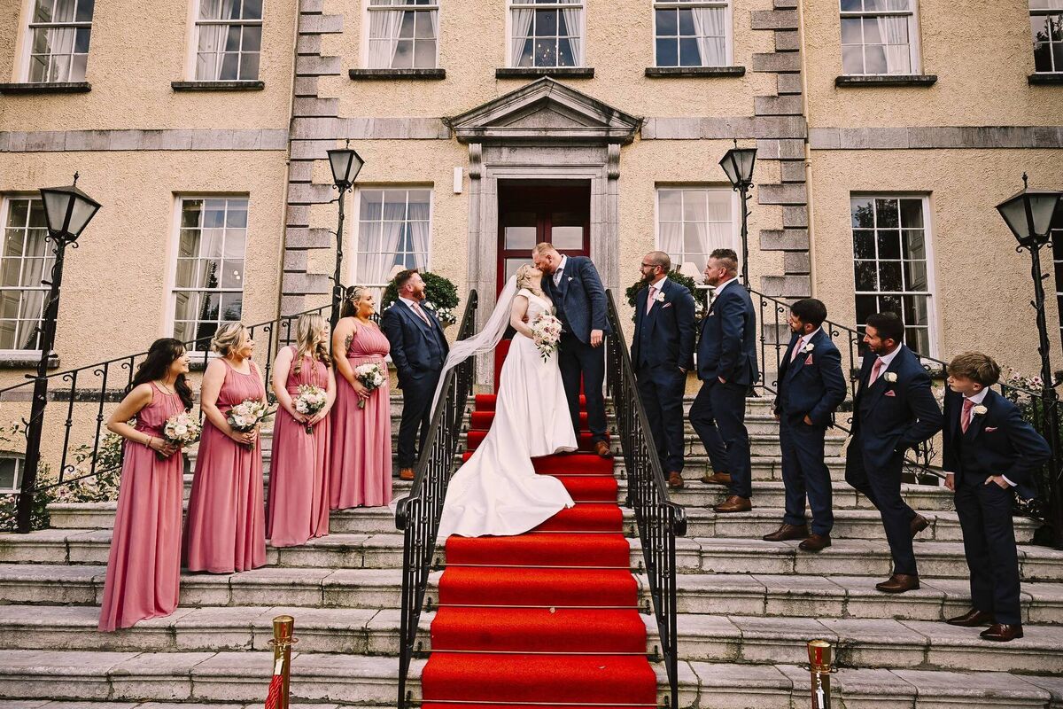 The bridal party, Ian O Regan (best man) Damian Jordan, Alex O’Regan, Darragh O’Sullivan, Steven McInerney, Paul Kennedy (man of honour), Jaime O’Regan, Alicja Piekarska, Zoe Fitzgerald, Leah McInerney O’Brien.