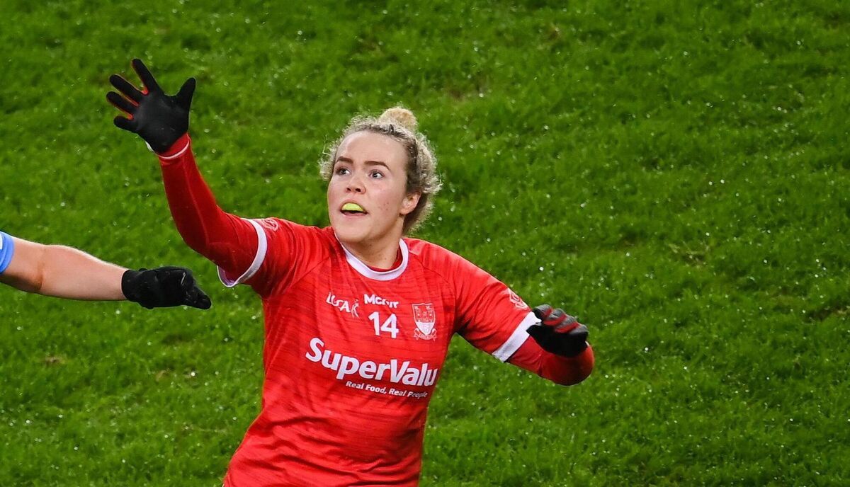 Katie Quirke rises for the ball. Picture: Stephen McCarthy/Sportsfile