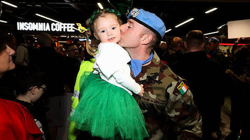 Cheers and emotional reunions as Irish peacekeepers touch down on home soil Cheers and emotional reunions as Irish peacekeepers touch down on home soil