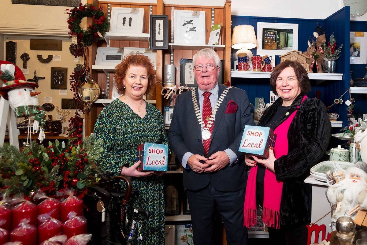 The Mayor is asking people to make an extra effort to visit Bantry and Midleton this year. He's pictured alongside Finola Byrne of Designs craft and gift shop and Chief Executive of Cork County Council, Moira Murrell. The Mayor is asking people to make an extra effort to visit Bantry and Midleton this year. He's pictured alongside Finola Byrne of Designs craft and gift shop and Chief Executive of Cork County Council, Moira Murrell.