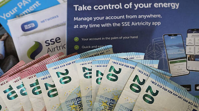 Cold weather means bigger bills: Tips to save €130 per month on your energy bills Cold weather means bigger bills: Tips to save €130 per month on your energy bills