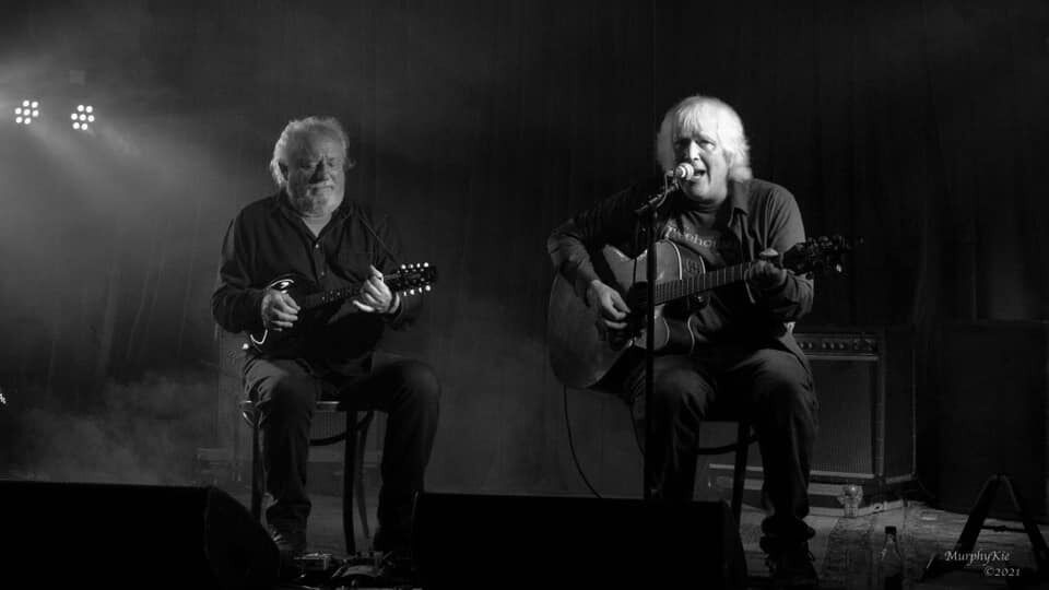 Hank Wedel and Ray Barron play at Charlie’s. Hank Wedel and Ray Barron play at Charlie’s.