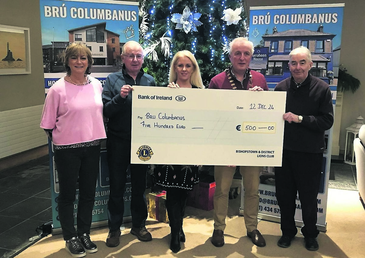 President of Bishopstown Lions Club Jim Costelloe makes a presentation to Brú Columbanus chief executive Anne Marie O’Connor, alongside Denise McCarthy and Michael O’Brien of Bishopstown Lions Club and Ray Doherty of Brú Columbanus. See story below.	Picture: Bishopstown and District Lions Club
                    