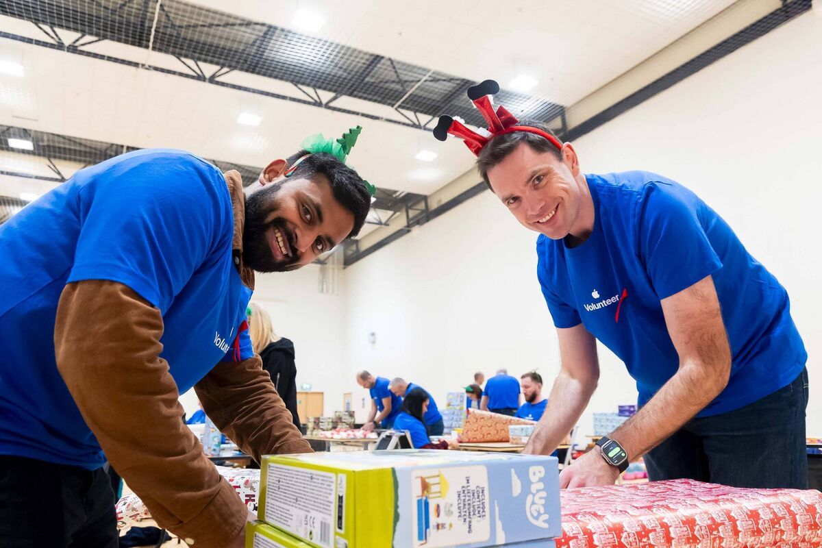 Apple volunteers in Cork have been supporting the Rainbow Club to prepare for its unique Santa experience this December. Picture: Alison Miles /OSM PHOTO Apple volunteers in Cork have been supporting the Rainbow Club to prepare for its unique Santa experience this December. Picture: Alison Miles /OSM PHOTO