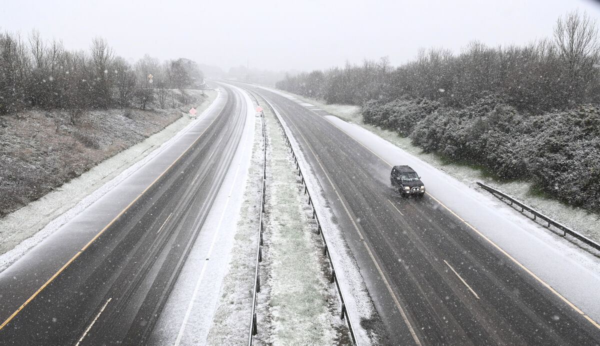 Difficult driving conditions on the M8 at Glanmire Co Cork during a snowfall on Sunday afternoon. Pic Larry Cummins Difficult driving conditions on the M8 at Glanmire Co Cork during a snowfall on Sunday afternoon. Pic Larry Cummins