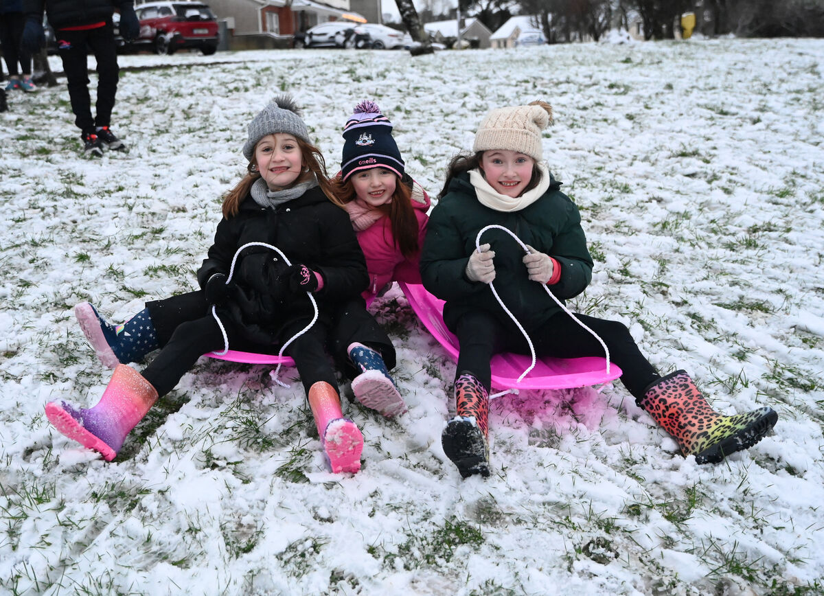 Jessica Seman and Meabh and Ailbhe Kenneally having fun in the snow at Broadale, Cork . Picture: Eddie O'Hare Jessica Seman and Meabh and Ailbhe Kenneally having fun in the snow at Broadale, Cork . Picture: Eddie O'Hare