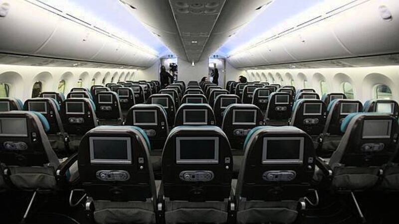 Alcohol should not be sold on flights, former airline chief says
