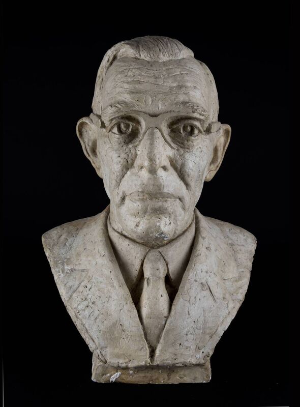 Séamus Murphy bust of Seamus Fitzgerald, 1966. © the artist’s estate. Photo: Dara McGrath. 