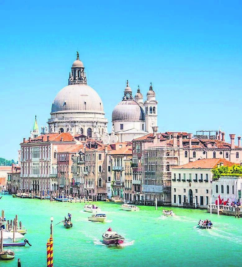 Canal Grande and the Basilica di Santa Maria della Salute in Venice.