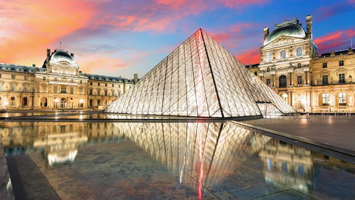 Art enthusiasts will be torn between the Louvre and Musée d’Orsay. 