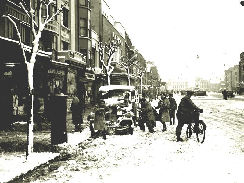 Snow on Grand Parade, 1947. Snow on Grand Parade, 1947.