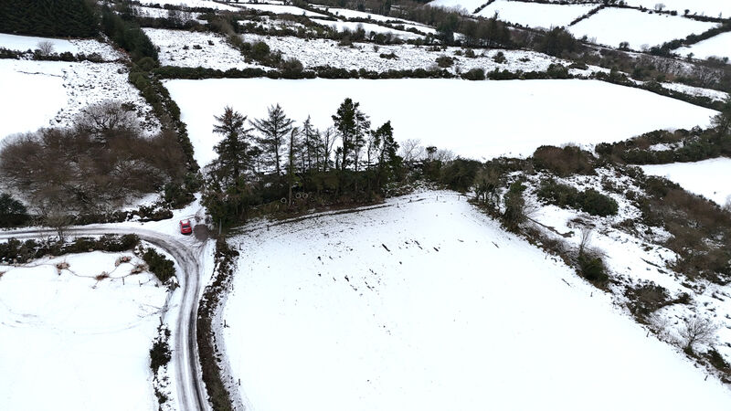 Cork County Council spread 4,500 tonnes of grit and salt during cold snap Cork County Council spread 4,500 tonnes of grit and salt during cold snap