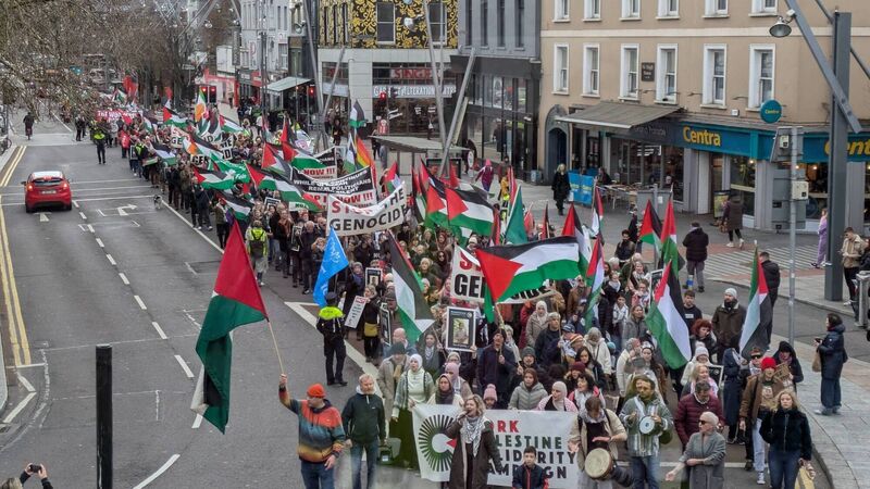 Hundreds gather in Cork to celebrate impending Gaza ceasefire Hundreds gather in Cork to celebrate impending Gaza ceasefire