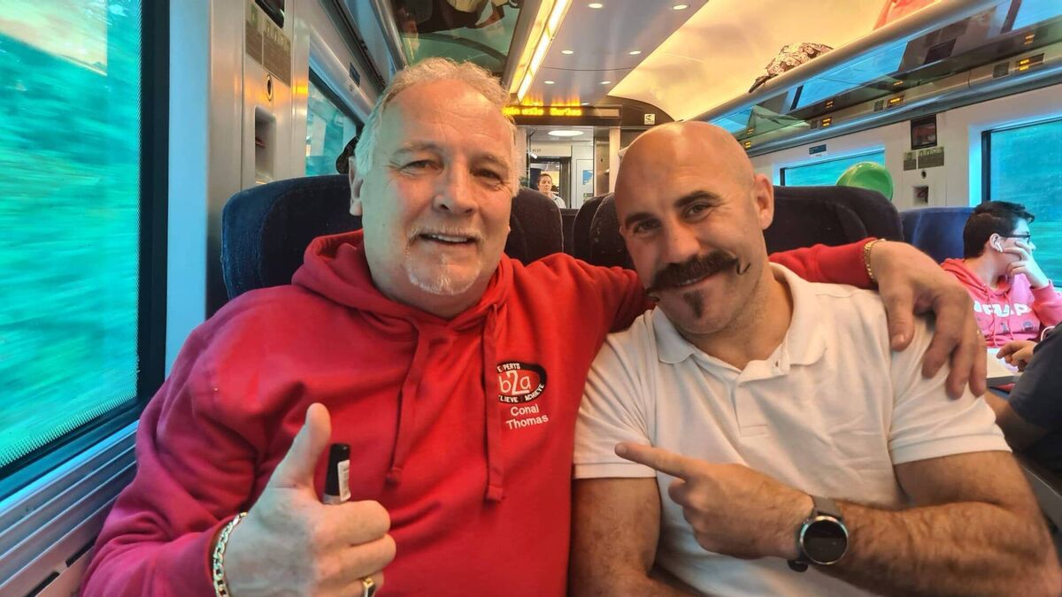 Conal Thomas pictured with Gary "Spike" O'Sullivan.