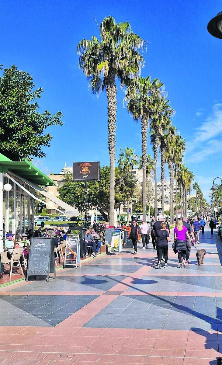 Simon Kavanagh lives in the centre of Torremolinos in his own apartment. 