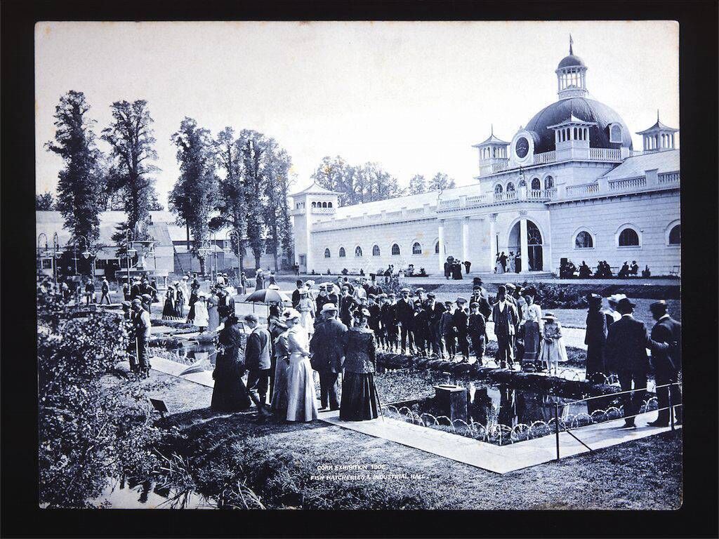Great Cork Exhibition Pavillion Pond. Image provided by Cork Public Museum. 