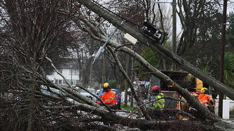 180,000 customers remain without power as support to come from Austria, Finland, and France 180,000 customers remain without power as support to come from Austria, Finland, and France
