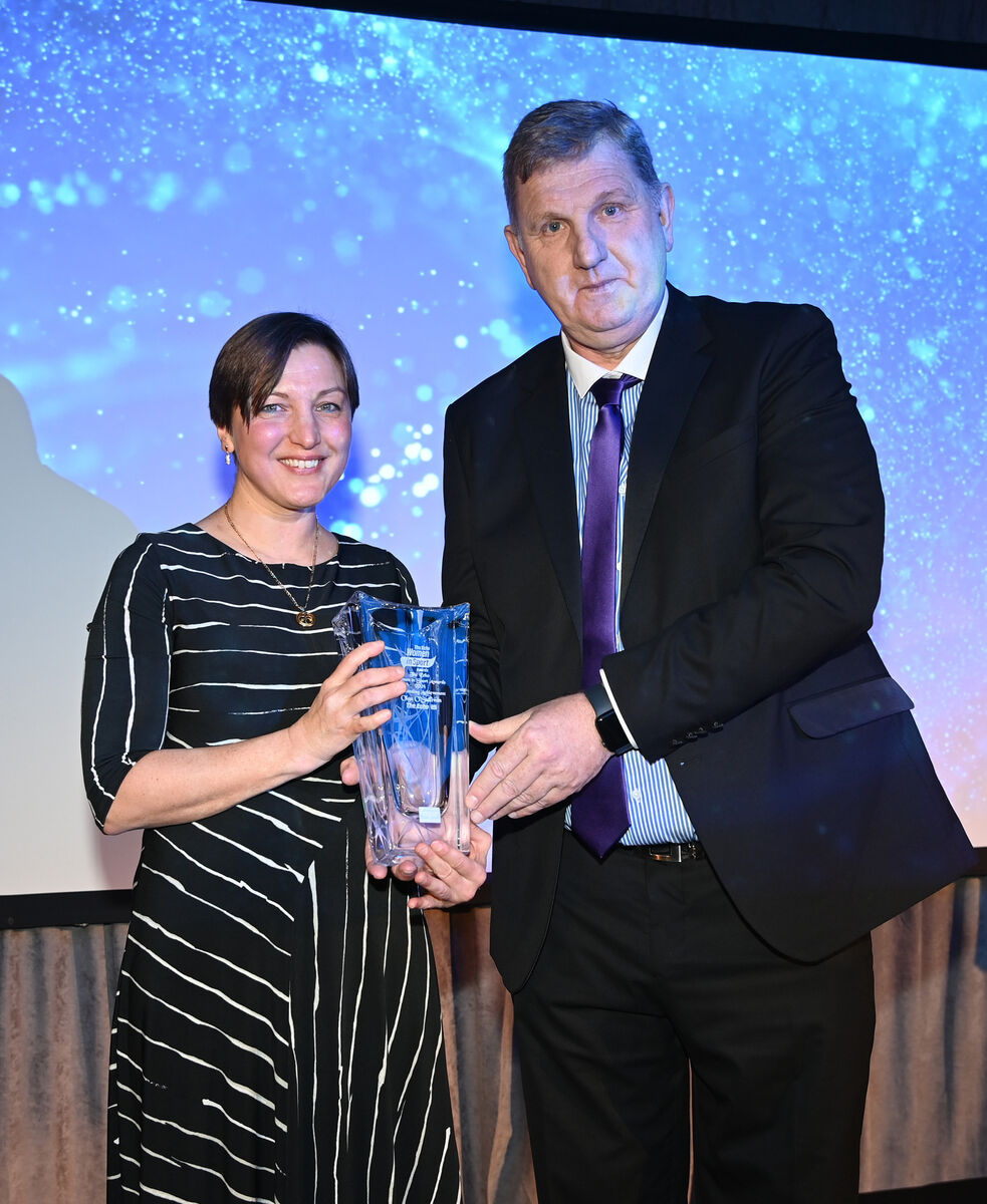 John McHale, sports editor The Echo, presents Ogla O'Sullivan with Outstanding Achievement award at The Echo Women in Sport Awards at the Metropole Hotel. Picture: Eddie O'Hare John McHale, sports editor The Echo, presents Ogla O'Sullivan with Outstanding Achievement award at The Echo Women in Sport Awards at the Metropole Hotel. Picture: Eddie O'Hare