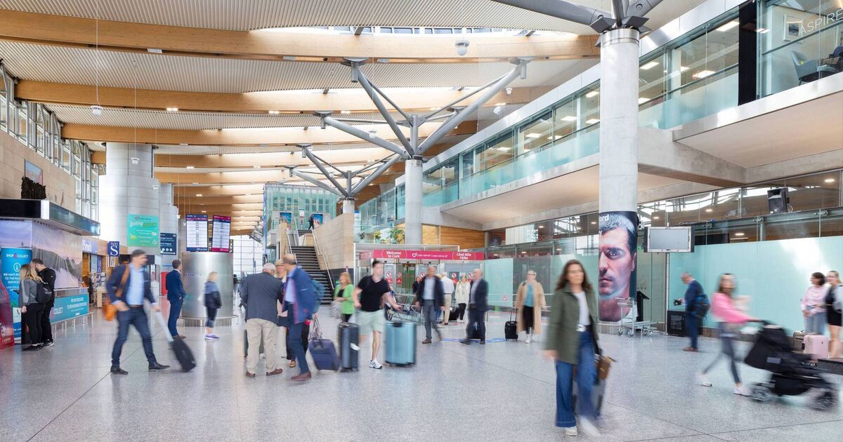コルク空港にサービスを提供するために、より多くのバスを求めてください