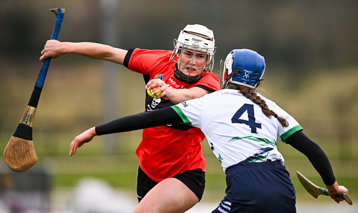Emma Dempsey of UCC takes on Rachel Walsh of UL. Picture: Piaras Ó Mídheach/Sportsfile