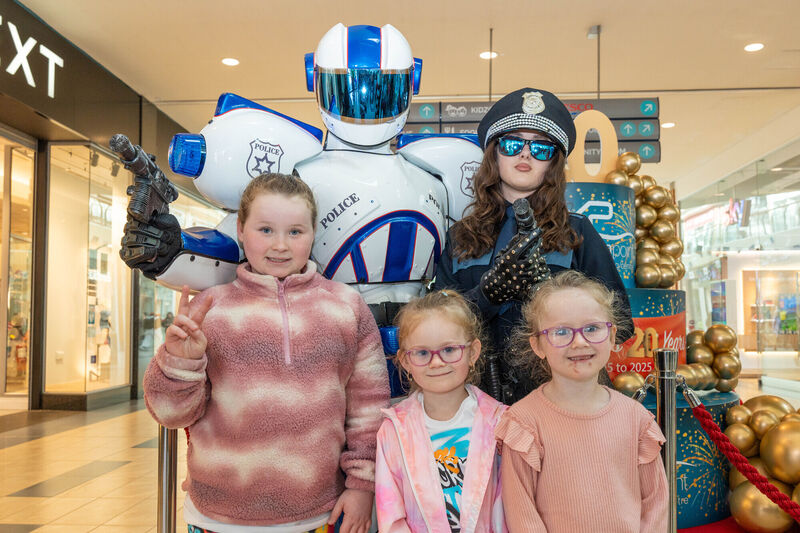 Charlotte, Chyann, and Crystal McDonough from Cork meet the robocops at the ‘Robot Realm’ event in Mahon Point Shopping Centre to celebrate the centre’s 20th anniversary of its opening. Picture: Noel Sweeney
Charlotte, Chyann, and Crystal McDonough from Cork meet the robocops at the ‘Robot Realm’ event in Mahon Point Shopping Centre to celebrate the centre’s 20th anniversary of its opening. Picture: Noel Sweeney