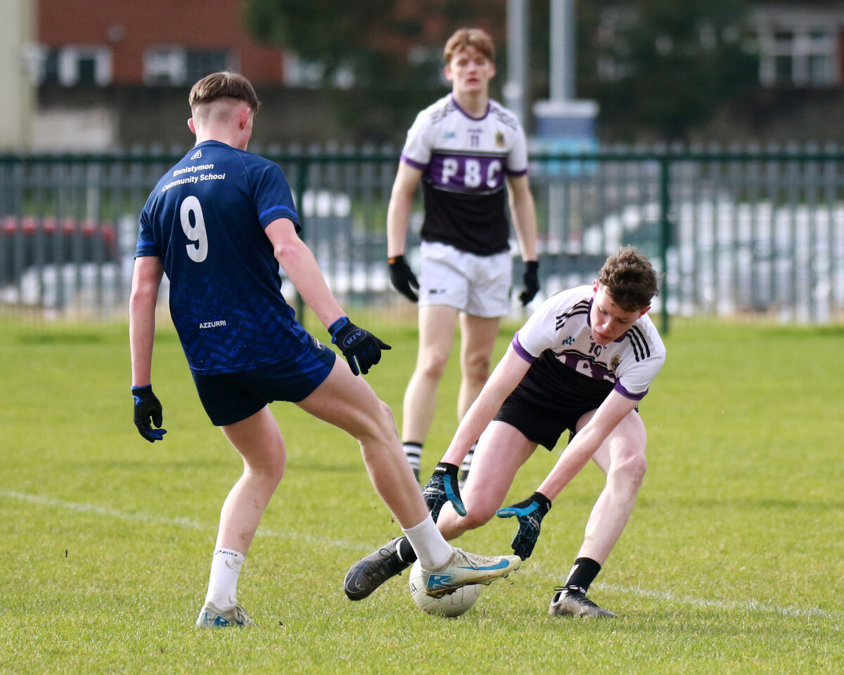 Tom Murphy, Presentation Brothers College Cork, fighting for possession against Donnacha O'Dwyer of Ennistymon. Picture: Brendan Gleeson Tom Murphy, Presentation Brothers College Cork, fighting for possession against Donnacha O'Dwyer of Ennistymon. Picture: Brendan Gleeson
