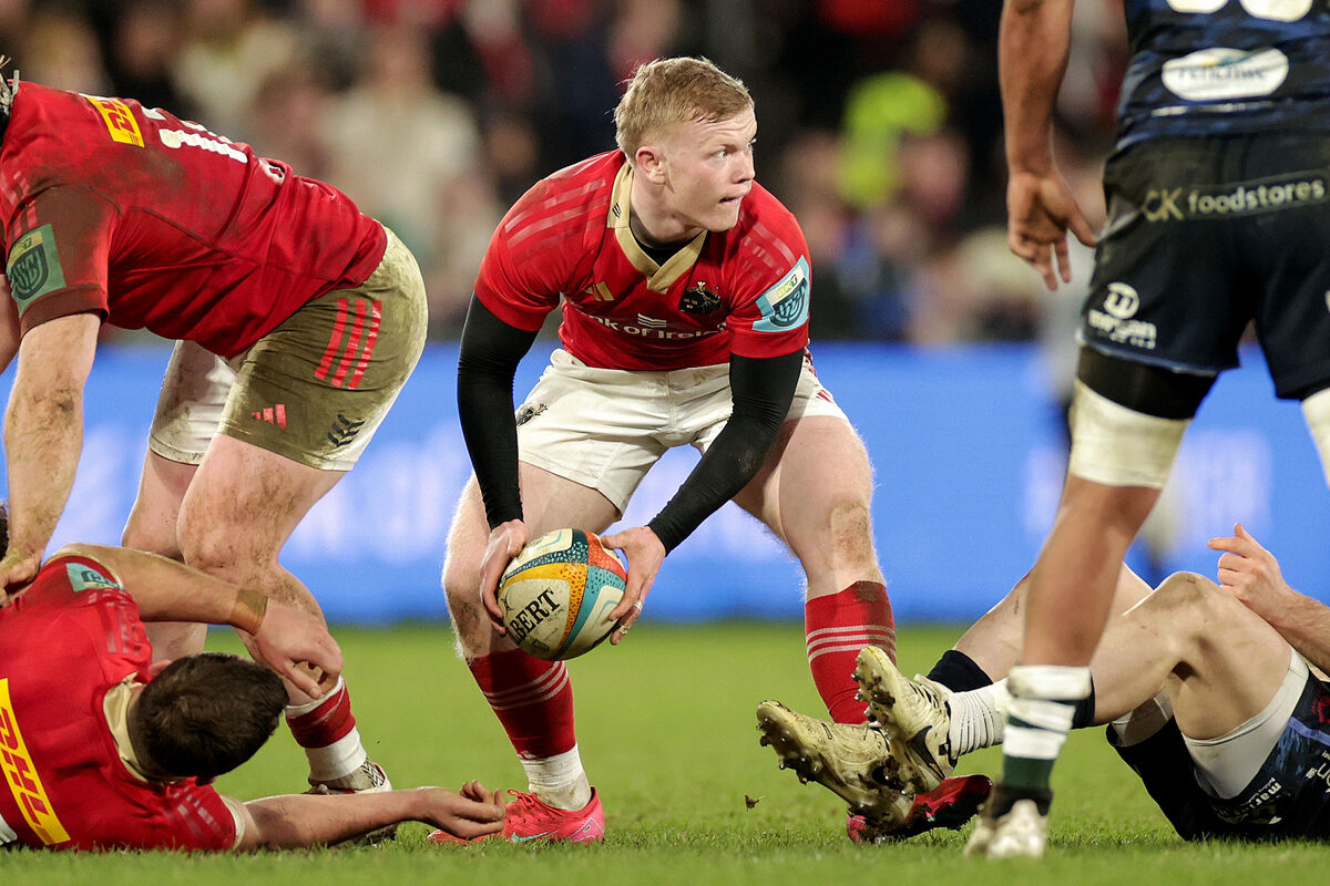 Munster's Ethan Coughlan fires a pass. Picture: INPHO/Laszlo Geczo