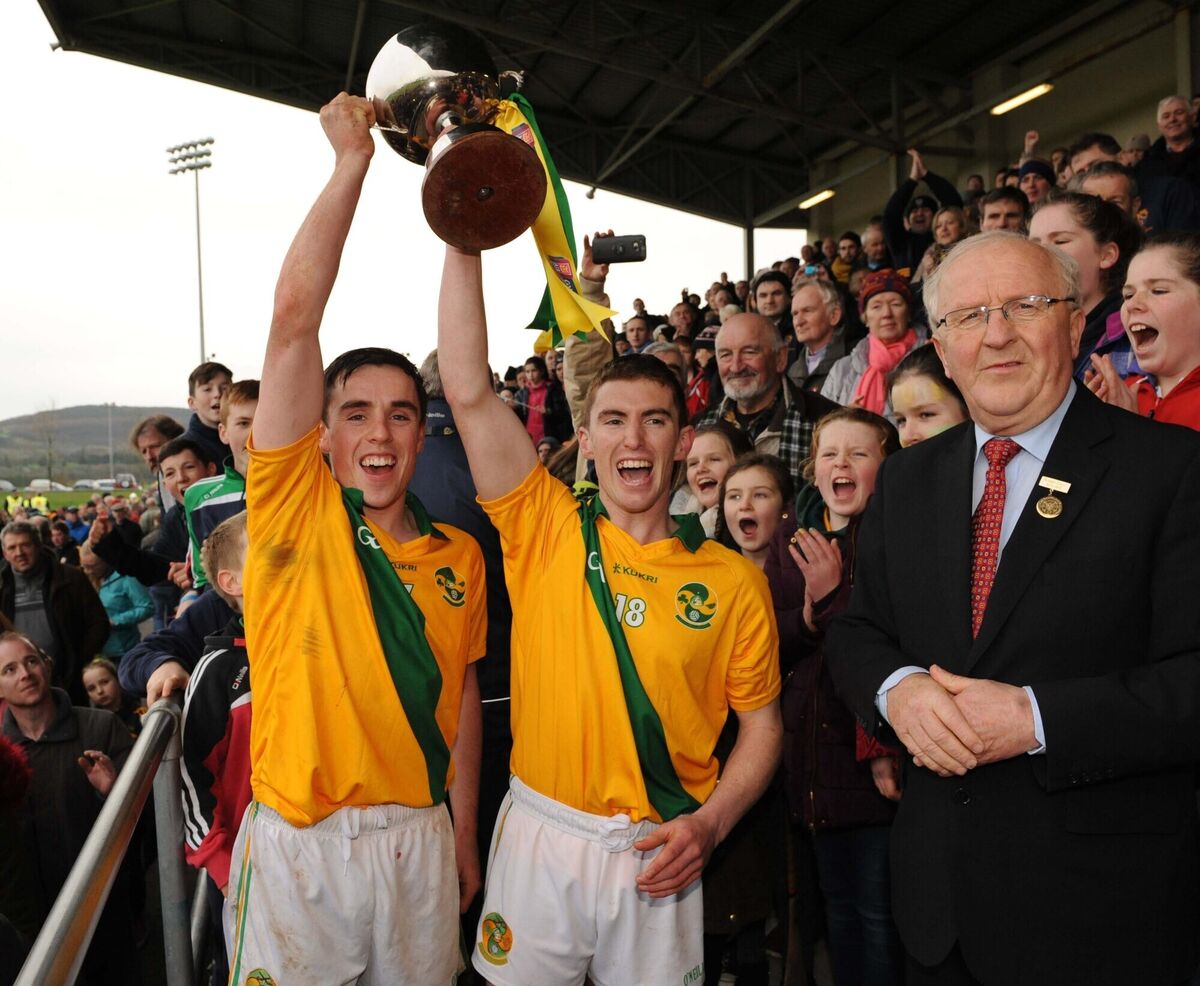 ungourney captains Kevin Rohan and James Mc Carthy raise the cup after receiving it from Munster GAA Chairman Robert Frost after the AIB Munster Junior Club Hurling Championship final. Picture: Des Barry ungourney captains Kevin Rohan and James Mc Carthy raise the cup after receiving it from Munster GAA Chairman Robert Frost after the AIB Munster Junior Club Hurling Championship final. Picture: Des Barry