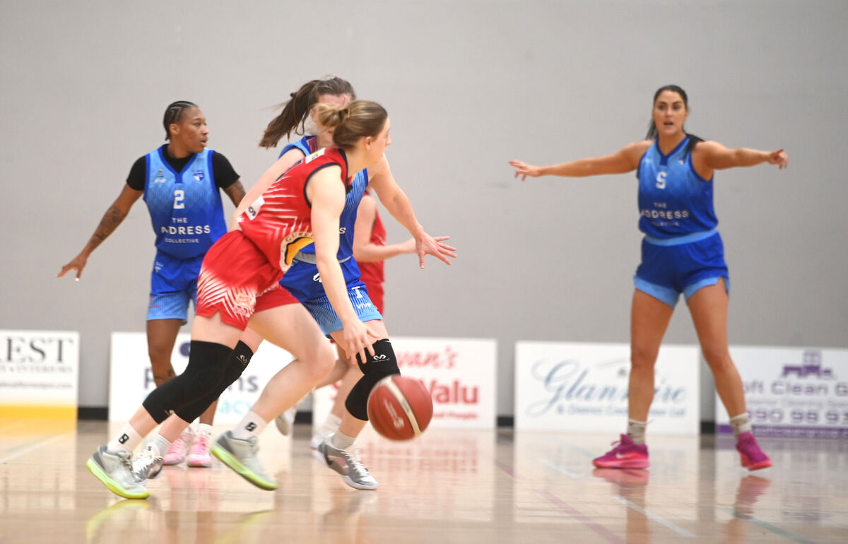 Edel Thornton, Gurranabraher Credit Union Brunell in action against The Address UCC Glanmire at Mardyke Arena in the local derby game The Address UCC Glanmire vs Gurranabraher Credit Union Brunell on Friday night. Pic Larry Cummins