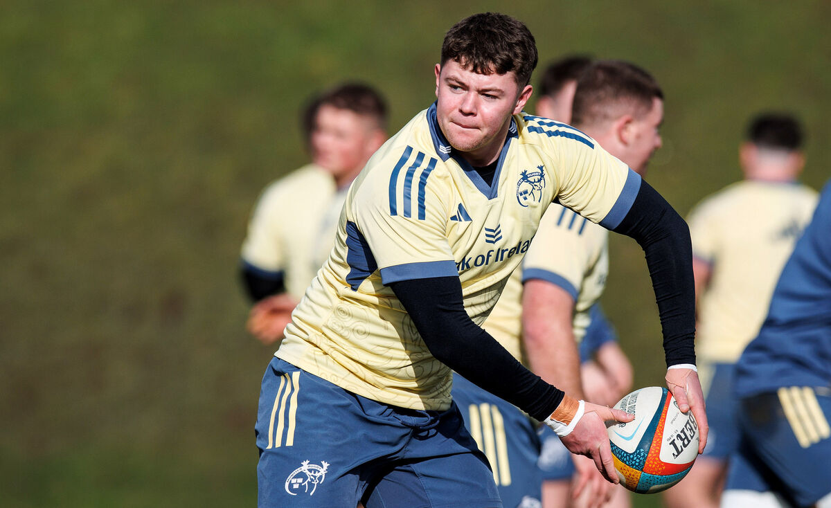 Eoghan Smyth fires a pass. Picture: INPHO/Tom Maher Eoghan Smyth fires a pass. Picture: INPHO/Tom Maher