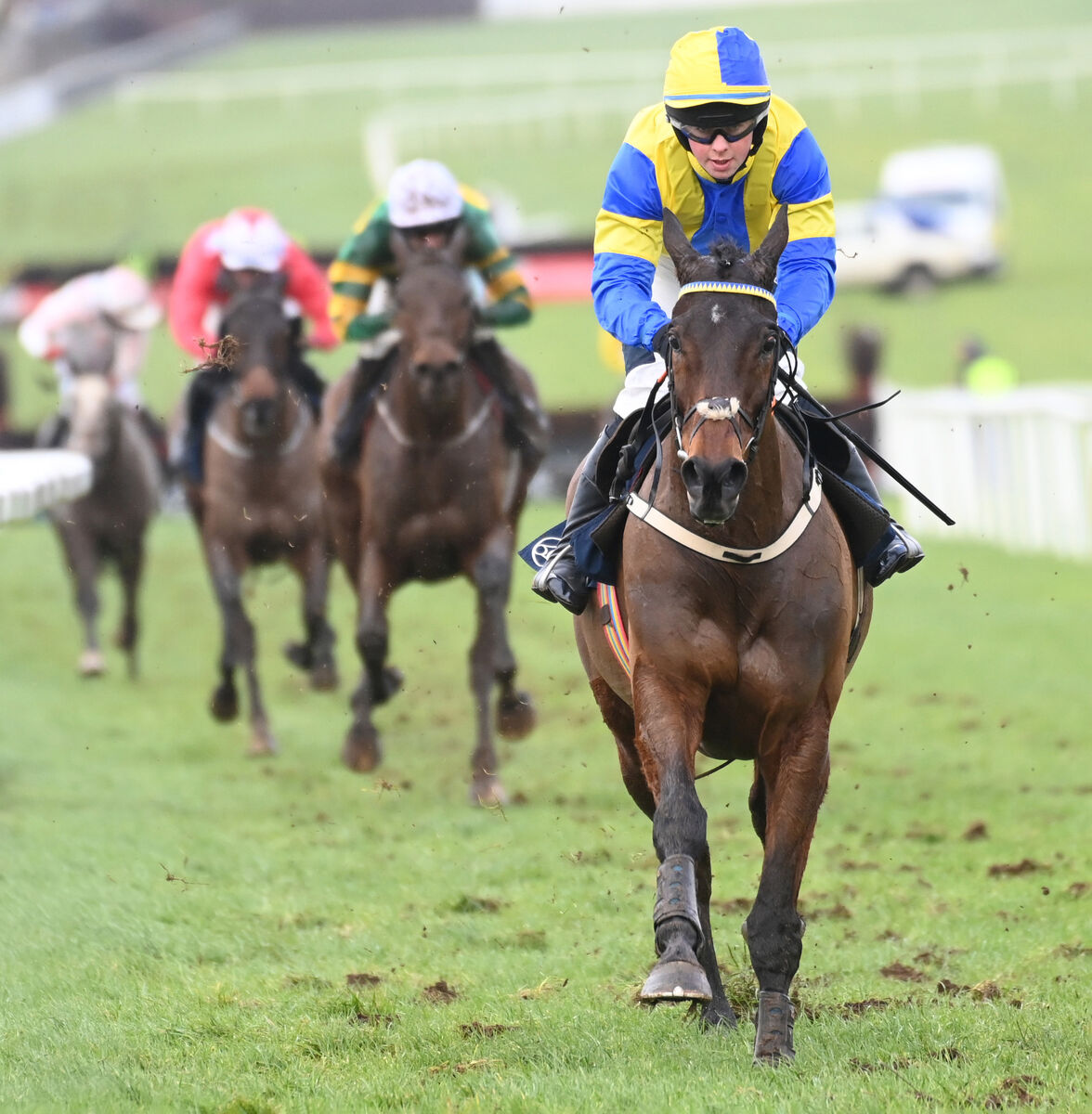 Answer To Kayf and John Shinnick win the Clinton Higgins Chartered Accountants Novice Handicap Steeplechase. Picture: Healy Racing Answer To Kayf and John Shinnick win the Clinton Higgins Chartered Accountants Novice Handicap Steeplechase. Picture: Healy Racing