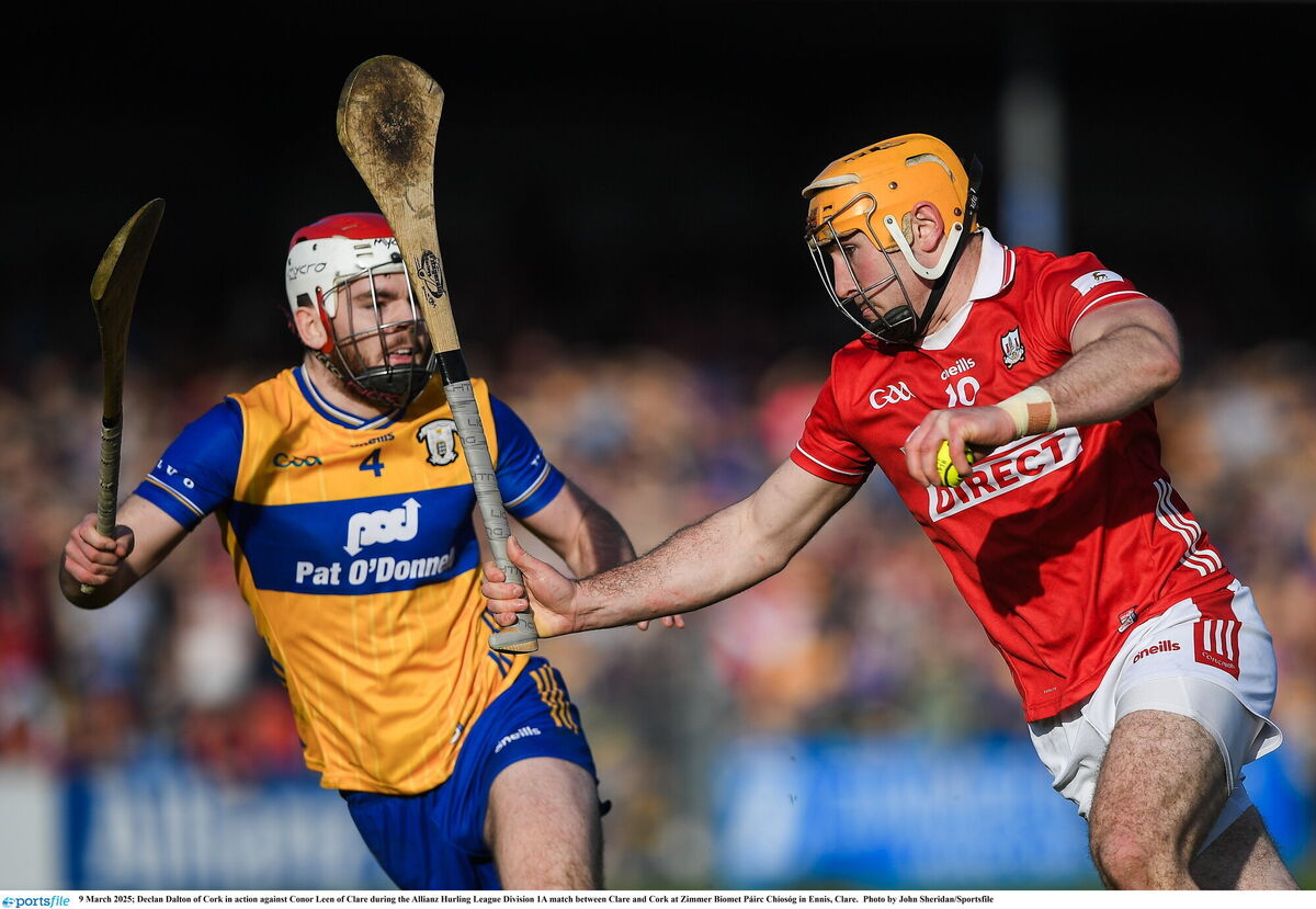 Declan Dalton takes on Conor Leen of Clare during the Allianz Hurling League Division 1A match at Zimmer Biomet Páirc Chíosóg. Picture: John Sheridan/Sportsfile