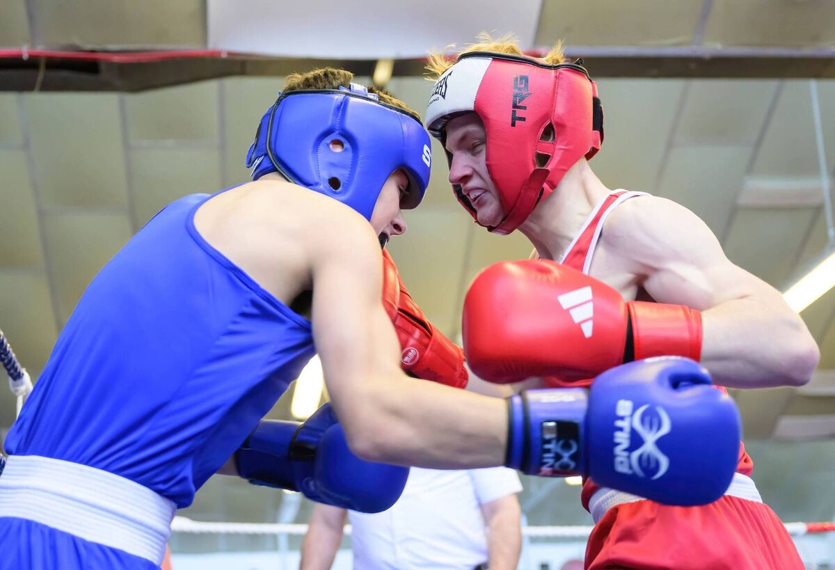 Nojas Smith, Mitchelstown and Scott O’Sullivan , Elite BC in action during the Junior 2 66kg Semi-Final at the recent County Boxing Championships. Picture: Doug Minihane