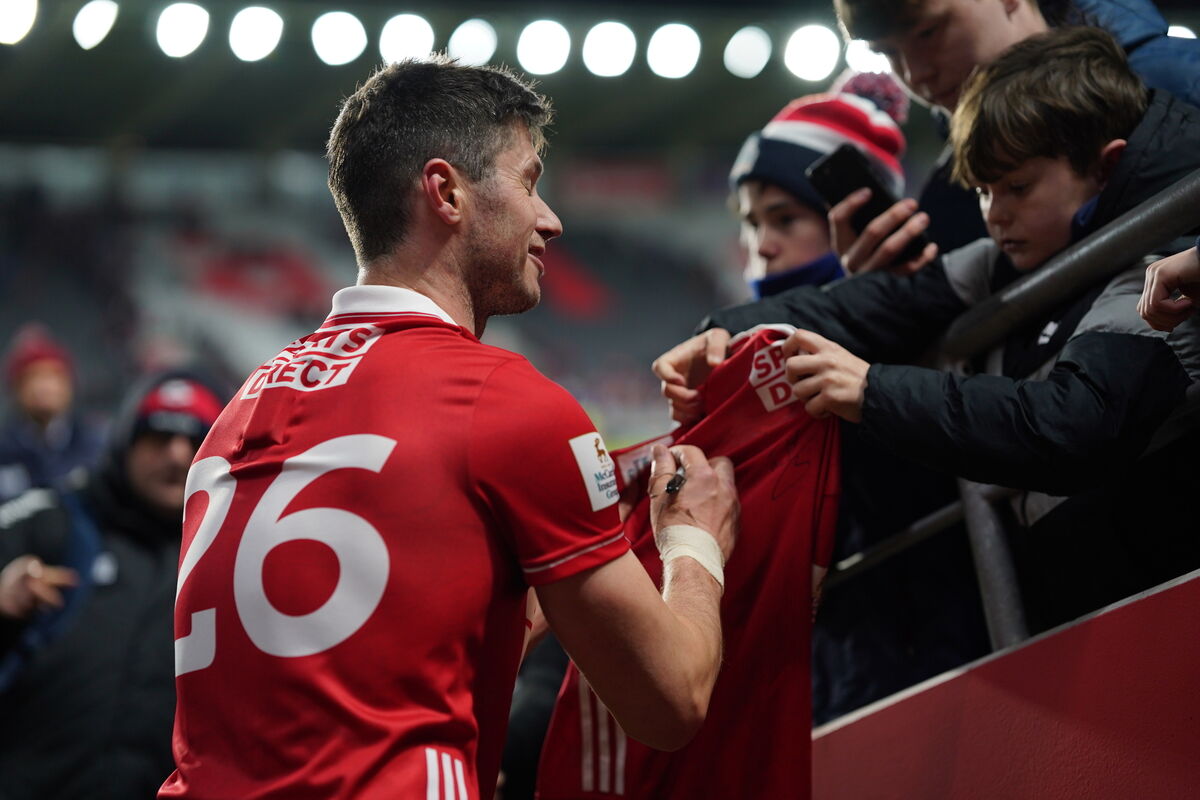 Cork's Séamus Harnedy signs autographs for fans after the match. Picture: Inpho/James Lawlor Cork's Séamus Harnedy signs autographs for fans after the match. Picture: Inpho/James Lawlor