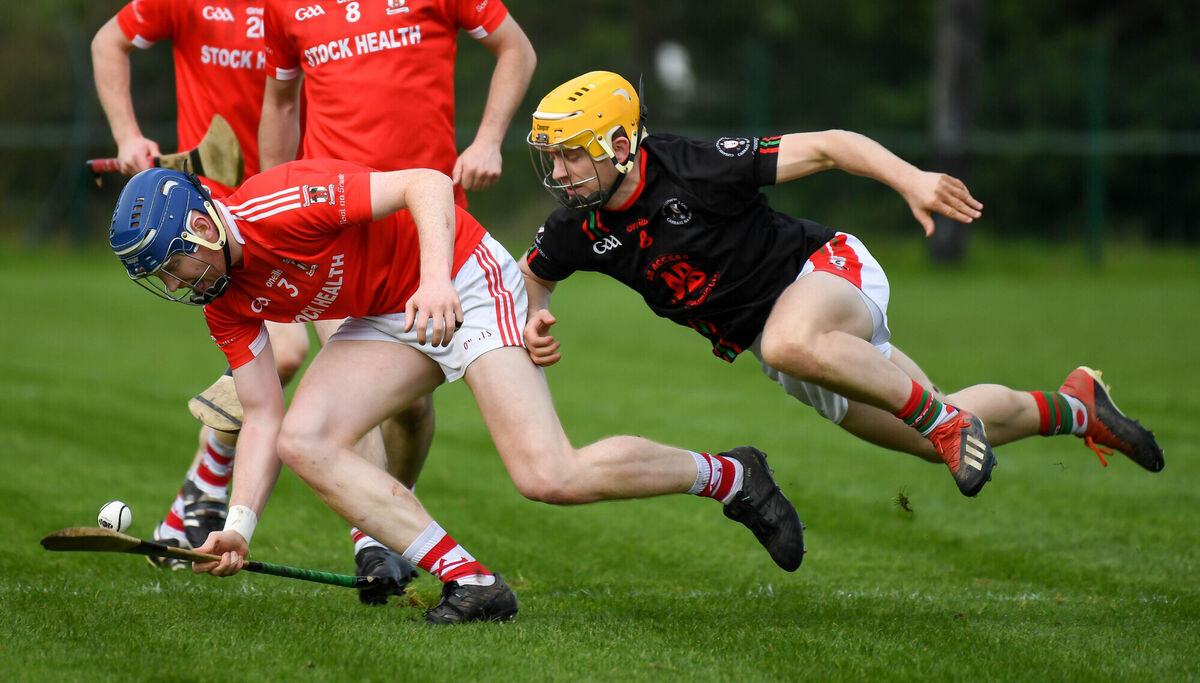  Ballinascarthy's Ciaran Nyhan wins possession under pressure from John Forde of Carraig na bhFear in 2019. Picture: David Keane.