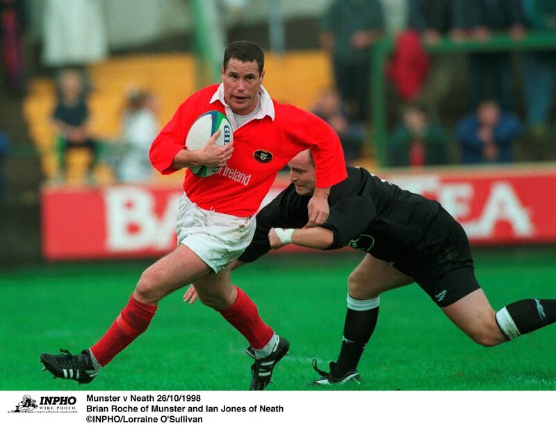 Brian Roche of Munster and Ian Jones of Neath in 1999. Picture: INPHO/Lorraine O'Sullivan Brian Roche of Munster and Ian Jones of Neath in 1999. Picture: INPHO/Lorraine O'Sullivan