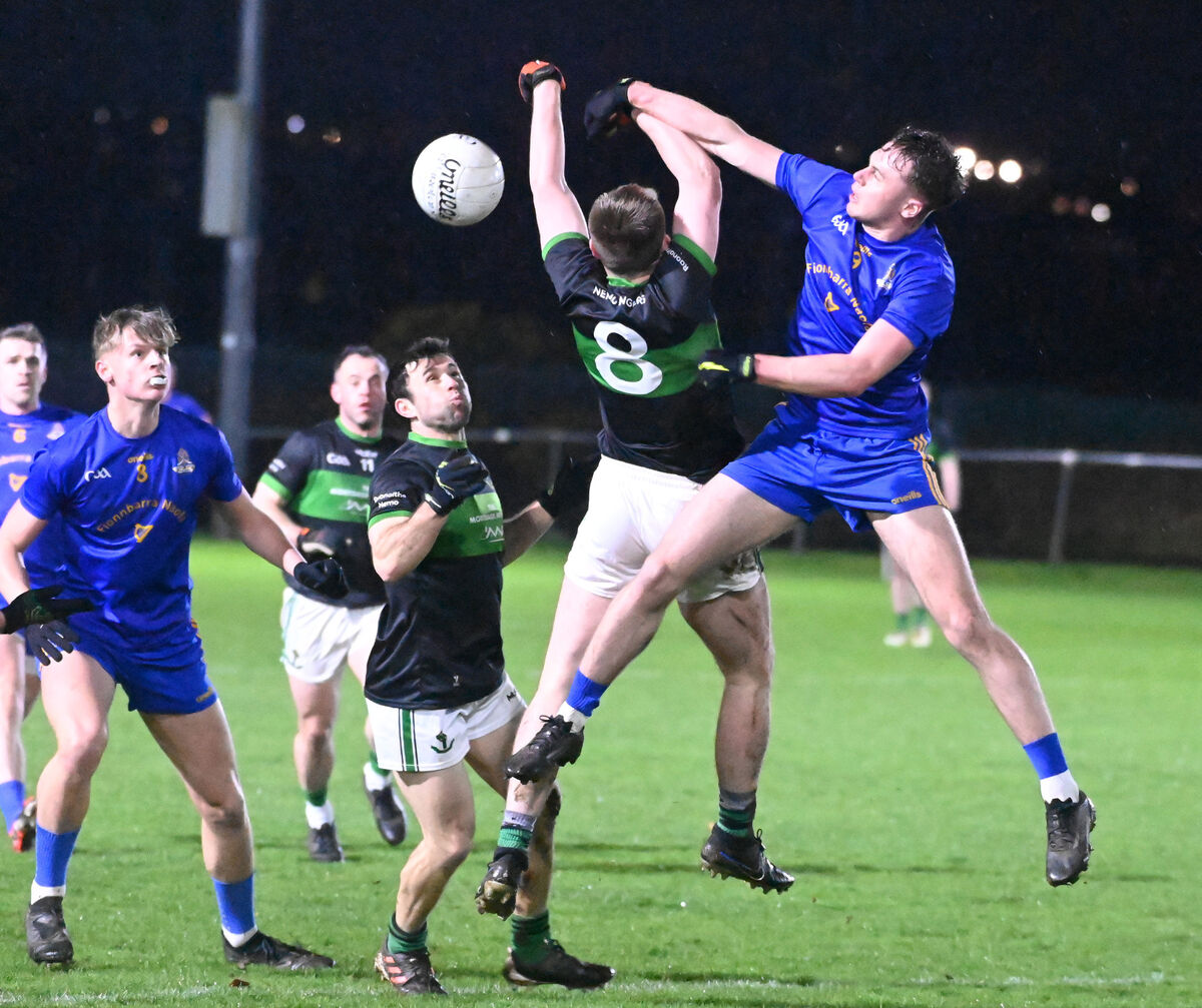 St Finbarr's Ciarán Doolan gets above Nemo Rangers' Alan O'Donovan at Trabeg. Picture: Eddie O'Hare St Finbarr's Ciarán Doolan gets above Nemo Rangers' Alan O'Donovan at Trabeg. Picture: Eddie O'Hare