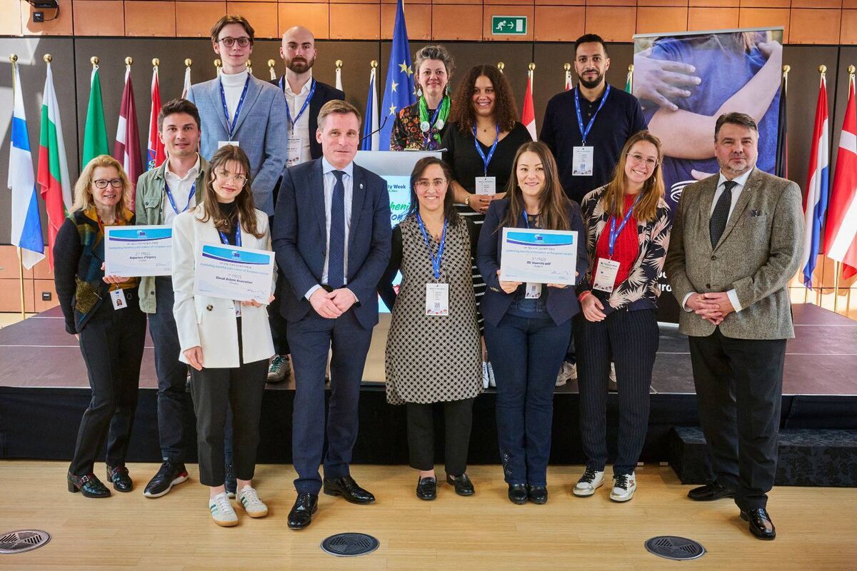 The winners of the European Economic and Social Committee Civil Society Awards pictured at the prize giving ceremony at the Jacques Delors Building in Brussels last week, pictured with EESC President Oliver Röpke and Vice-President for Communication Laurenţiu Plosceanu. The winners of the European Economic and Social Committee Civil Society Awards pictured at the prize giving ceremony at the Jacques Delors Building in Brussels last week, pictured with EESC President Oliver Röpke and Vice-President for Communication Laurenţiu Plosceanu.