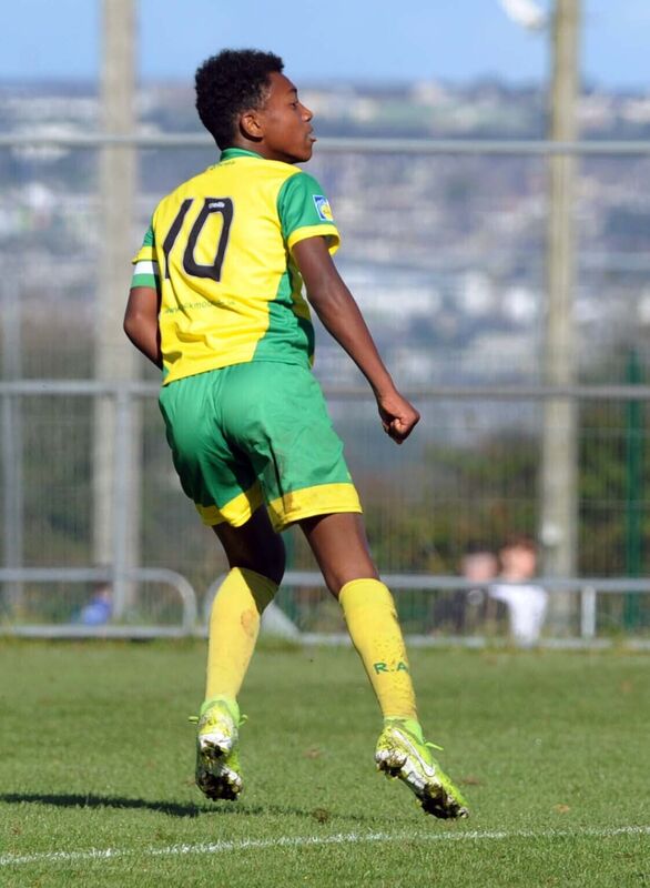 David Dunne of Rockmount hits the net in an U13 game. Picture Denis Minihane.