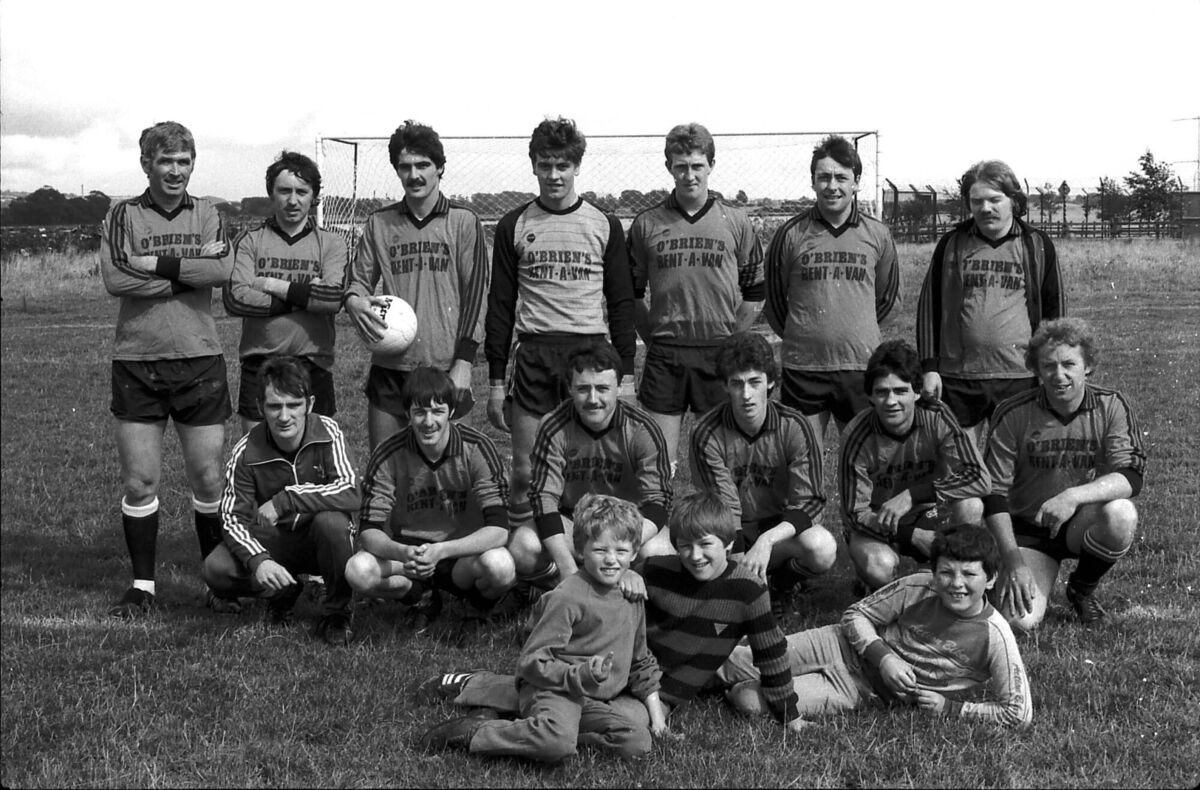 The Ringmahon Rangers team at home in August 1985. 