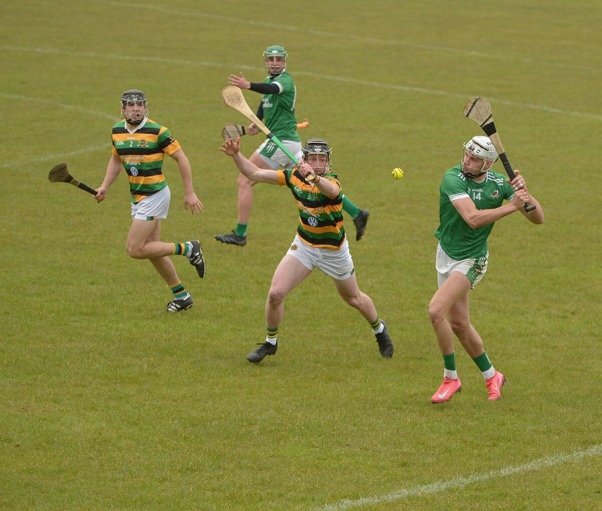 Alan Walsh shoots a Kanturk point against Glen Rovers. Picture: John Tarrant