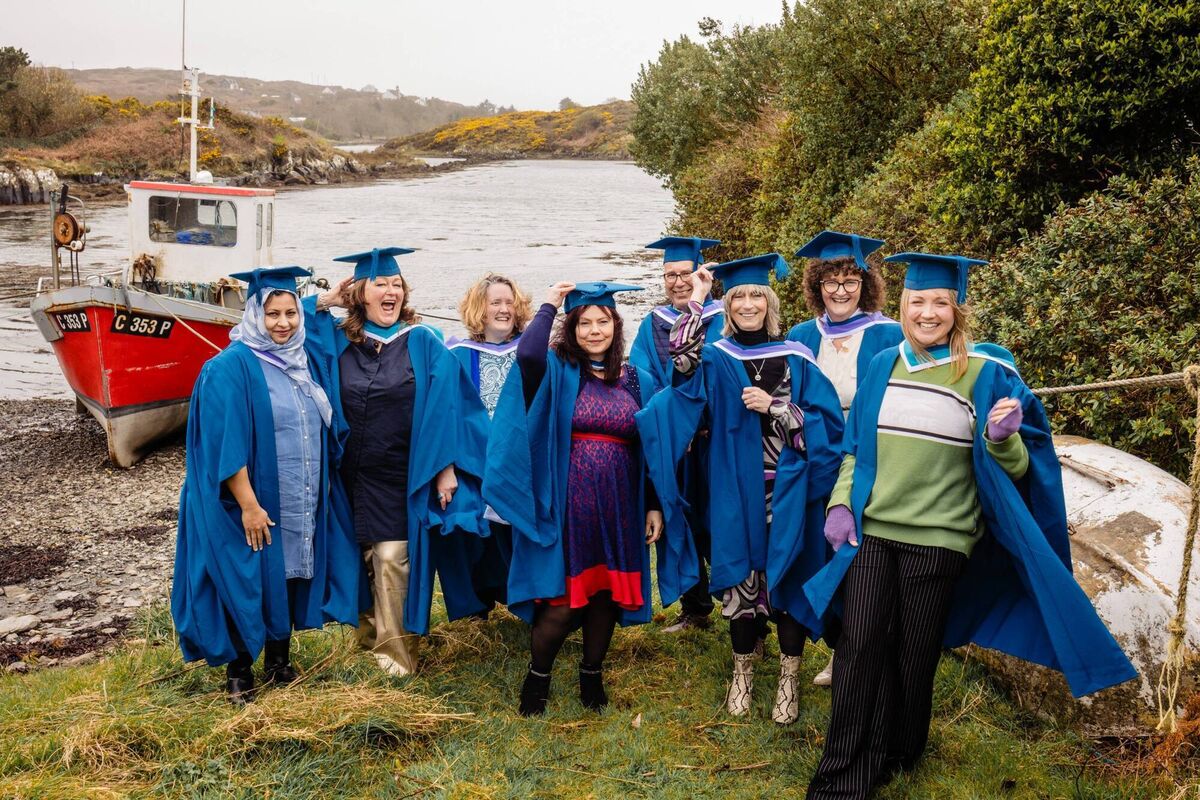Pictured were Hina Khan, Natalie Allen, Niamh Ní Chearbhaill, Sarah Wainwright, Terry Farnell, Fiona Hayes, Dianne Curtin and Sorcha Browning graduates of the 2024 BA Visual Arts programme & five students from the MA in Art and Environment (MAAE) programme attending their graduation ceremony (BAVA Sherkin Island) on Sherkin Island, also celebrating 25 years of this trailblazing initiative, which redefined access to arts education in rural Ireland. Photography by Emma Jervis Photography Pictured were Hina Khan, Natalie Allen, Niamh Ní Chearbhaill, Sarah Wainwright, Terry Farnell, Fiona Hayes, Dianne Curtin and Sorcha Browning graduates of the 2024 BA Visual Arts programme & five students from the MA in Art and Environment (MAAE) programme attending their graduation ceremony (BAVA Sherkin Island) on Sherkin Island, also celebrating 25 years of this trailblazing initiative, which redefined access to arts education in rural Ireland. Photography by Emma Jervis Photography
